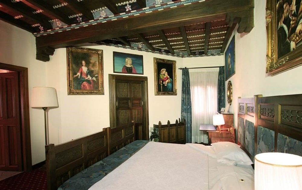 Castello Di Pavone Hotel Pavone Canavese Exterior photo