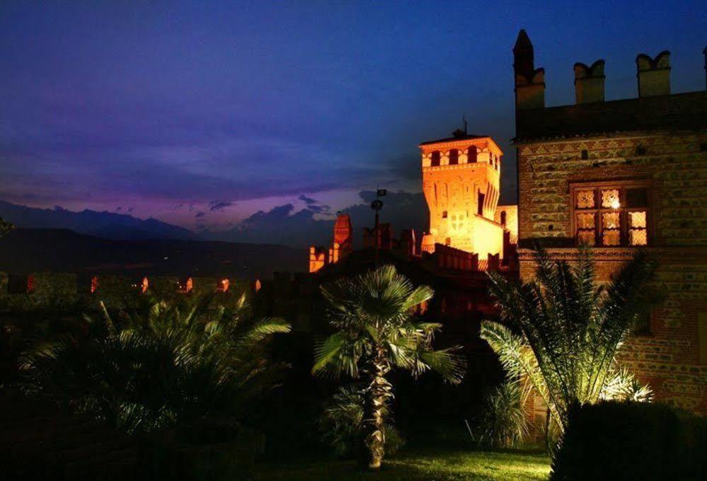 Castello Di Pavone Hotel Pavone Canavese Exterior photo