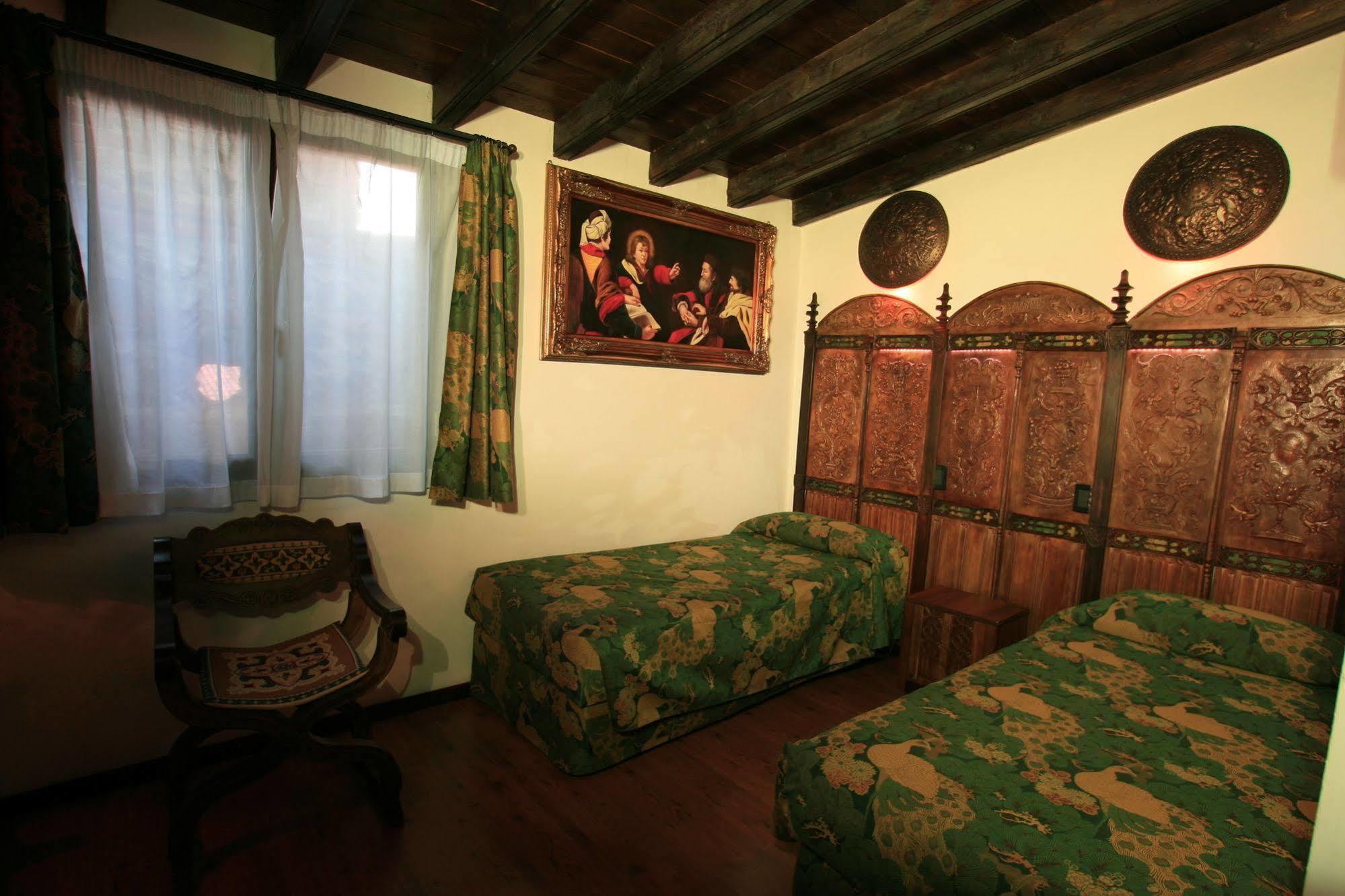 Castello Di Pavone Hotel Pavone Canavese Exterior photo
